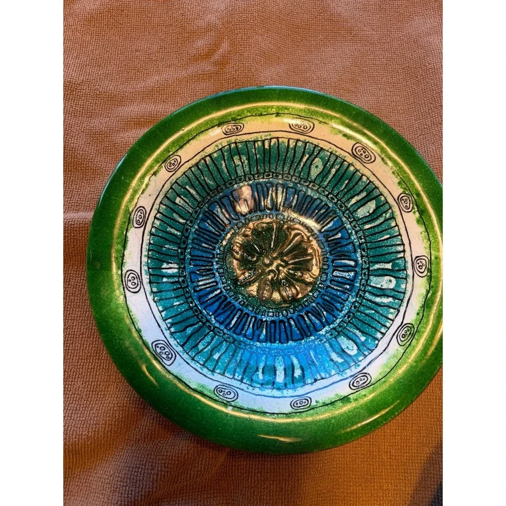 Three metal bowls green and blue theme